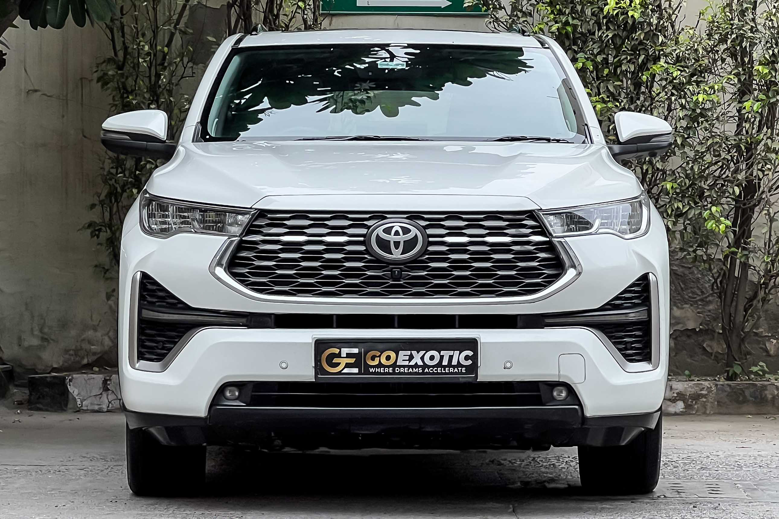 2023 INNOVA HYCROSS ZX HYBRID pre-owned luxury car