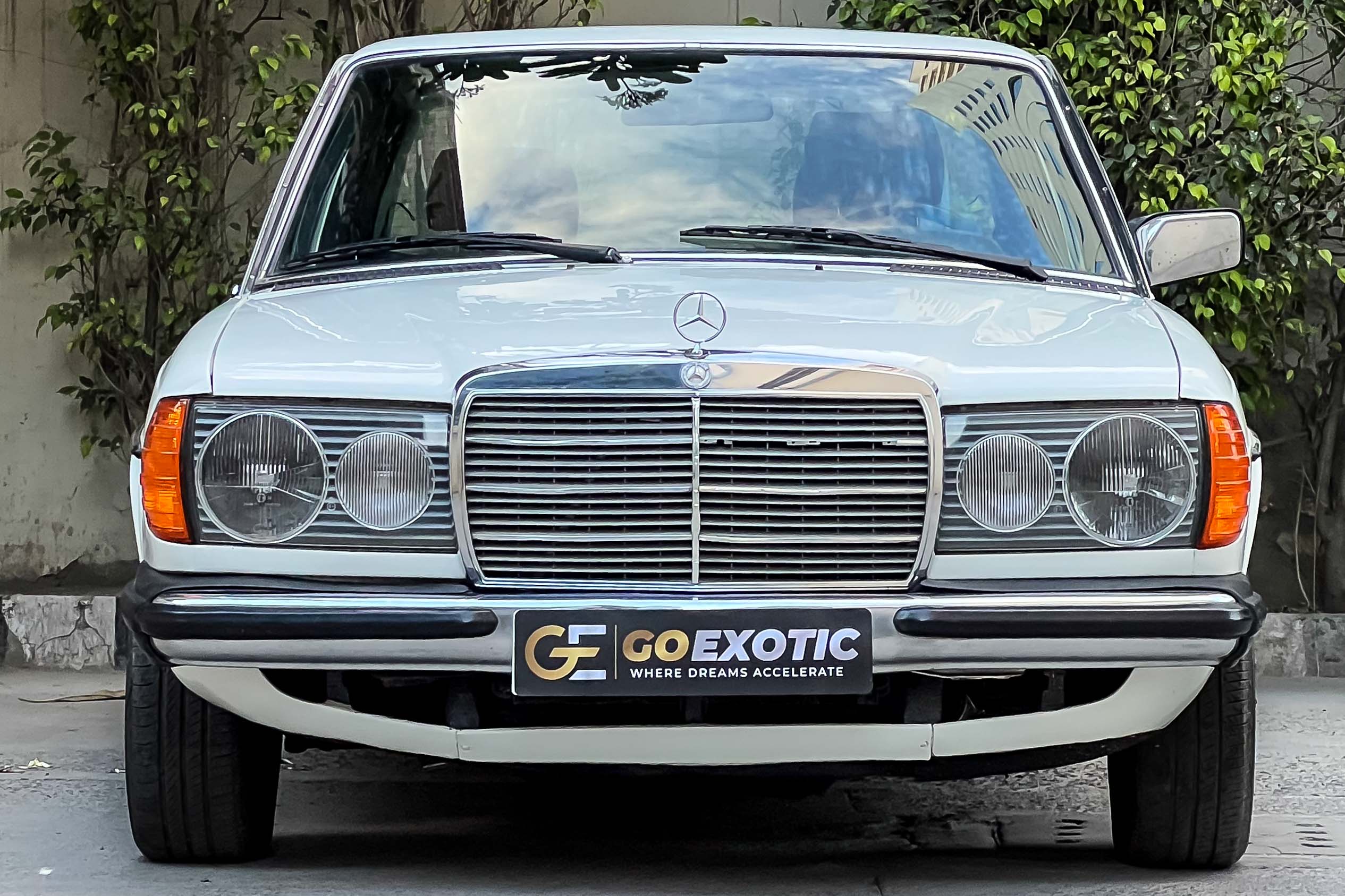 1983 Mercedes-Benz W123 pre-owned luxury car