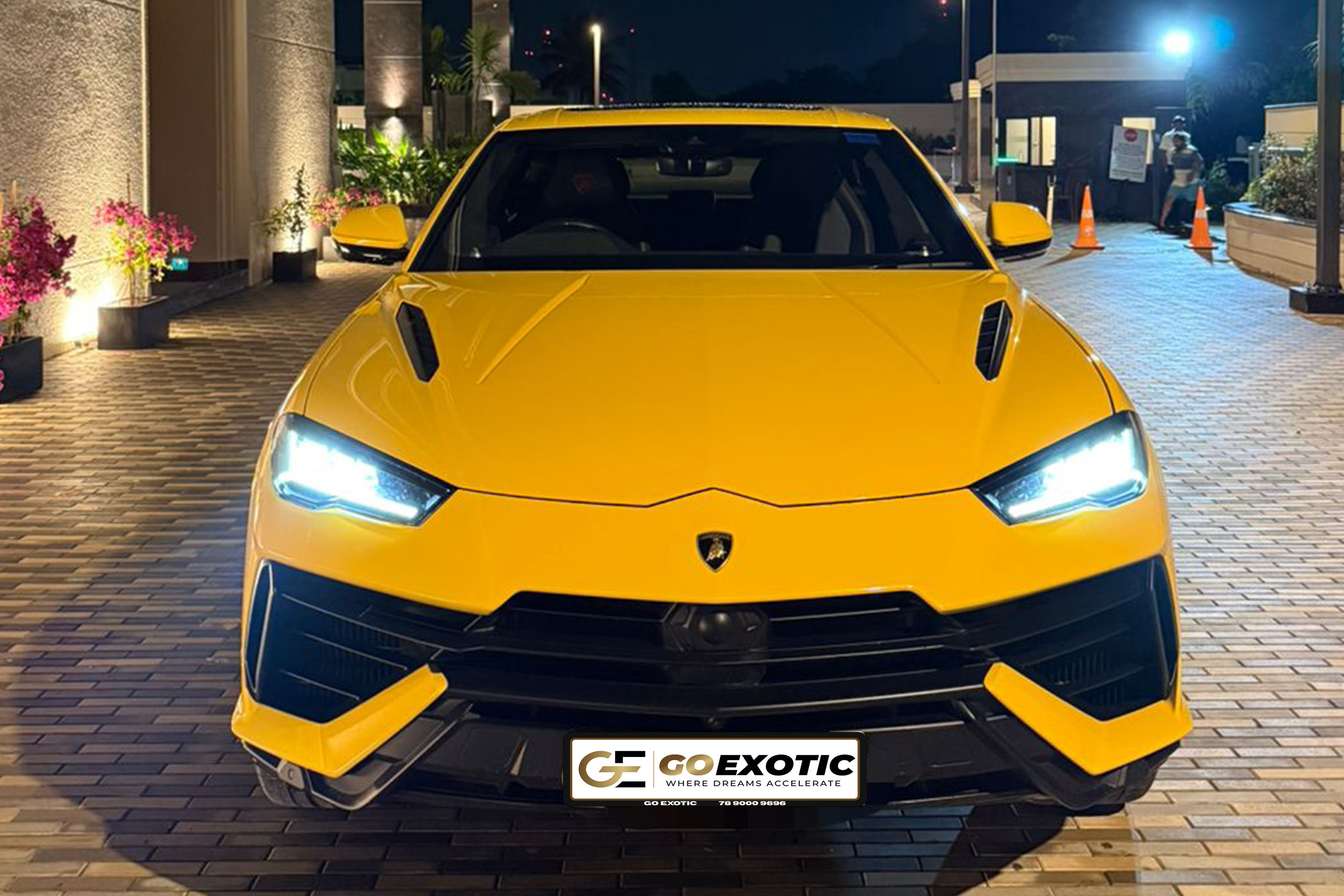 2024 LAMBORGHINI URUS S