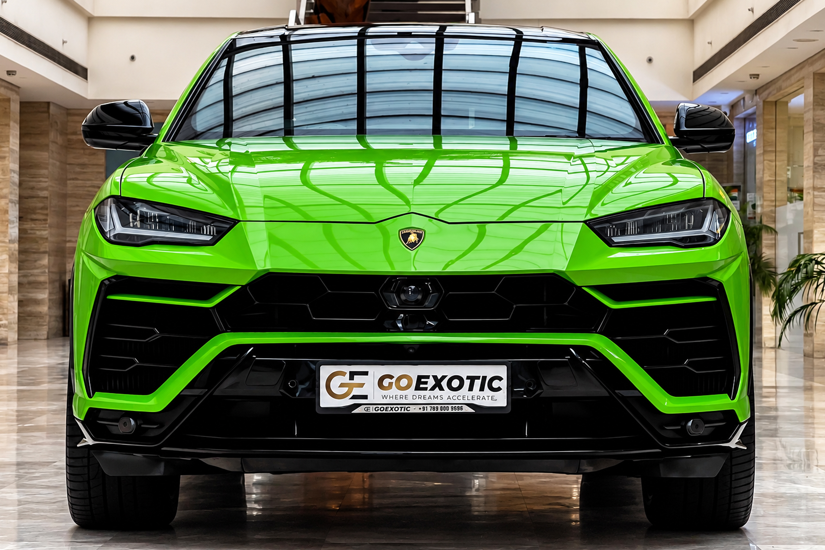 2022 LAMBORGHINI URUS PEARL CAPSULE