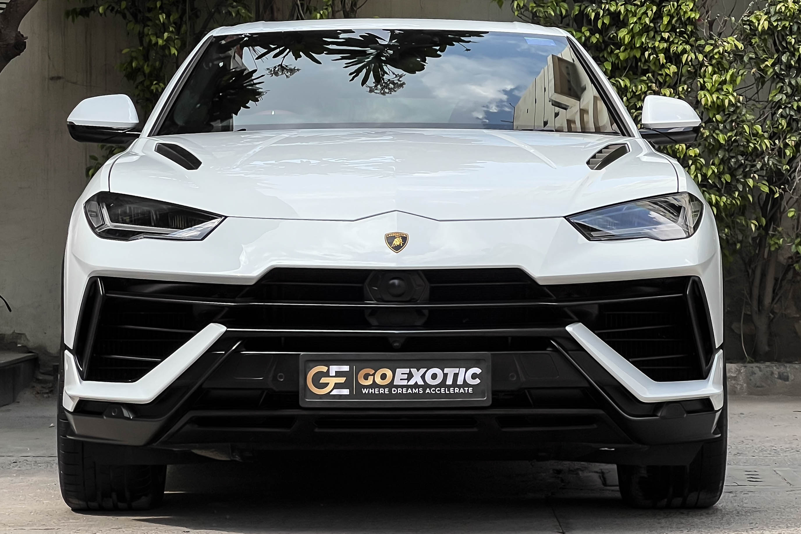 10 Things to Check Before Buying a Used Luxury Car